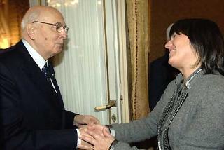 Il Presidente Giorgio Napolitano accoglie il Sindaco di Capalbio Lucia Biagi