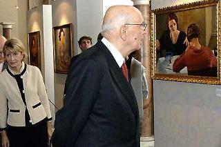 Il Presidente Giorgio Napolitano con Barbara Pollastrini, Ministro per i Diritti e la Pari Opportunità all'inaugurazione della Mostra &quot;Ritratte al femminile&quot; allestita per la celebrazione della &quot;Festa della Donna 2007&quot; al Quirinale