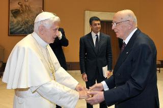 Il Presidente Giorgio Napolitano con il Santo Padre Benedetto XVI in occasione del concerto per il settimo anniversario di Pontificato