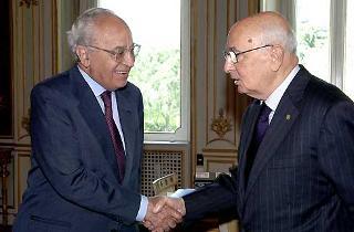 Il Presidente Giorgio Napolitano accoglie Virginio Rognoni, Vice Presidente del CSM