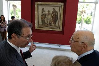 Il Presidente Giorgio Napolitano nel corso della visita al Museo Nazionale del Bardo