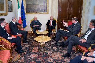 Il Presidente Giorgio Napolitano con Umberto Ranieri, Carlo Trigilia, Antonio Leone, Corrado Passera e Fabrizio Barca in occasione del convegno sul Mezzogiorno: "Presentazione del Manifestro per il Sud nella crescita dell'Italia"