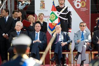 Il Presidente Giorgio Napolitano con il Presidente del Consiglio, Mario Monti, il Presidente del Senato, Renato Schifani, e il Presidente della Camera dei deputati, Gianfranco Fini, nel corso della cerimonia per il 160° anniversario della Polizia di Stato