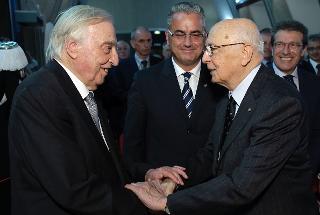 Il Presidente Giorgio Napolitano saluta il Sen. Mario Toros