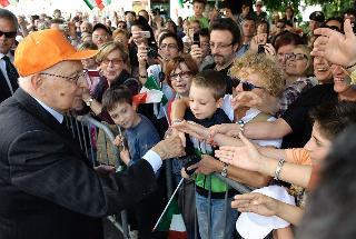 Il Presidente Giorgio Napolitano al suo arrivo a Gemona accolto dai cittadini