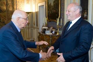 Il Presidente Giorgio Napolitano accoglie Luis Durnwalder, Presidente della Provincia Autonoma di Bolzano