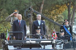 Il Presidente Giorgio Napolitano durante gli onori militari in occasione della celebrazione del 198° anniversario di fondazione dell'Arma dei Carabinieri