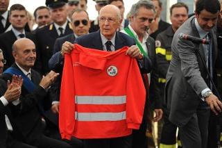 Il Presidente Giorgio Napolitano nel corso dell'incontro con i volontari e la popolazione colpita dal sisma di Mirandola