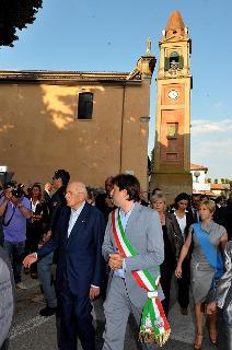 Il Presidente Giorgio Napolitano con il Sindaco di Sant'Agostino visita il centro storico colpito dal terremoto
