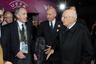 Il Presidente Giorgio Napolitano con Abete, Presidente della FIGC allo stadio &quot;Arena Gdansk &quot; al termine della partita &quot;Italia-Spagna&quot; dei Campionati Europei di Calcio 2012
