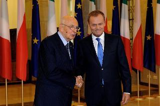 Il Presidente Giorgio Napolitano con il Primo Ministro di Polonia Donald Tusk nella sala Okraglego Stolu sn occasione della visita di Stato nella Repubblica di Polonia