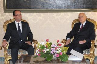 Il Presidente Giorgio Napolitano con il Presidente della Repubblica Francese, François Hollande, durante i colloqui