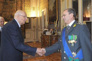 Il Presidente Giorgio Napolitano con il Gen. C. A. Nino Di Paolo, Comandante Generale della Guardia di Finanza uscente