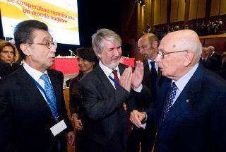 Il Presidente Giorgio Napolitano con Giuliano Poletti, Presidente della Lega Nazionale delle Cooperative e Mutue e CoPresidente dell'Alleanza delle Cooperative Italiane e Luigi Marino, Presidente della Confederazione Cooperative Italiane e dell'Alleanza delle Cooperative Italiane, al termine della seduta inaugurale del convegno promosso dall'Alleanza delle Cooperative Italiane