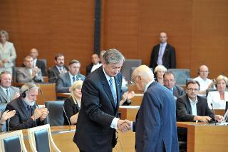 Il Presidente Giorgio Napolitano al termine del suo intervento all'Assemblea Nazionale, viene salutato dal Presidente della Slovenia Danilo Turk