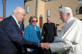 Il Presidente Giorgio Napolitano accolto al suo arrivo da Sua Santità Benedetto XVI