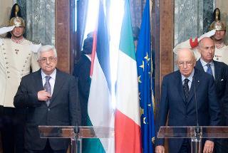 Il Presidente Giorgio Napolitano e il Presidente dell'Autorità Nazionale Palestinese Mahmud Abbas poco prima delle dichiarazioni alla stampa