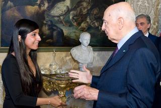 Il Presidente Giorgio Napolitano accoglie Rossella Urru
