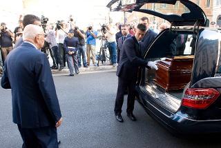 Il Presidente Giorgio Napolitano al termine dei funerali del Consigliere Loris D'Ambrosio