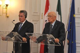 Il Presidente Giorgio Napolitano e il Presidente della Repubblica d'Austria, Heinz Fischer, durante le dichiarazioni alla stampa