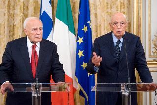 Il Presidente Giorgio Napolitano e S.E. Karolos Papoulias, Presidente della Repubblica Ellenica, nel corso delle dichiarazioni alla stampa