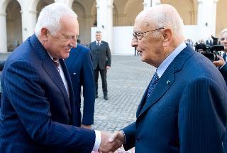 Il Presidente Giorgio Napolitano accoglie al Palazzo del Quirinale S.E. Vaclav Klaus, Presidente della Repubblica Ceca, in visita di Stato