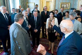 Il Presidente Giorgio Napolitano saluta i ricercatori dell'Istituto Nazionale di Fisica Nucleare e del CERN