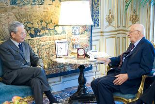 Il Presidente Giorgio Napolitano nel corso dei colloqui con l'Avv. Ignazio Francesco Caramazza, Avvocato Generale dello Stato, in visita di congedo