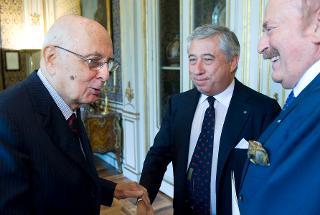 Il Presidente Giorgio Napolitano accoglie Antonio D'Amato e Benito Benedini, rispettivamente Presidente del Gruppo del Mezzogiorno e Presidente della Federazione Nazionale dei Cavalieri del Lavoro