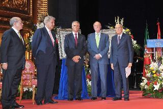 Il Presidente Giorgio Napolitano con SM il Re di Spagna e il Presidente della Repubblica portoghese Annibal Cavaco Silva in occasione della cerimonia di conferimento del Premio Nueva Economia Forum 2012
