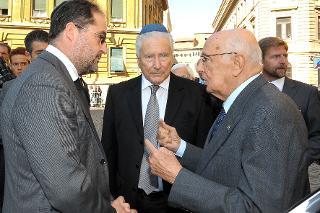 Il Presidente Giorgio Napolitano con il Presidente dell'Unione Comunità Ebraiche Italiane Renzo Gattegna e con il Presidente della Comunità Ebraica di Roma Riccardo Pacifici in occasione della cerimonia in ricordo del 30° anniversario dell'attentato alla Sinagoga