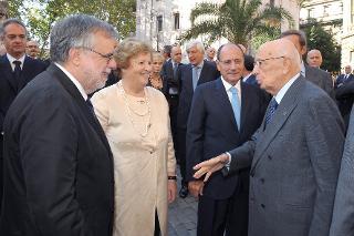 Il Presidente Giorgio Napolitano al suo arrivo al Tempio Maggiore in occasione della cerimonia in ricordo del 30° anniversario dell'attentato alla Sinagoga