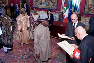 Il Presidente Giorgio Napolitano con S.E. Eric Tonye Aworabhi, nuovo Ambasciatore della Repubblica Fedrale della Nigeria, in occasione della presentazione delle Lettere Credenziali