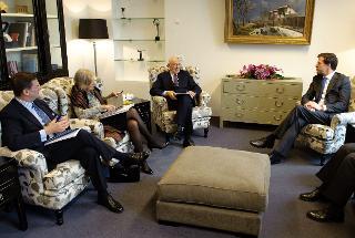 Il Presidente Giorgio Napolitano, con a fianco il Sottosegretario Marta Dassù e l'Ambasciatore Francesco Azzarello, nel corso dei colloqui con il Primo Ministro dei Paesi Bassi Mark Rutte