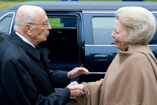 Il Presidente Giorgio Napolitano con S.M. la Regina Beatrix al termine della visita di Stato
