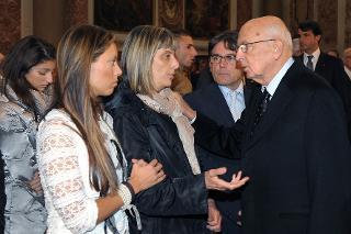 Il Presidente Giorgio Napolitano con i familiari del Caporal Maggiore Tiziano Chierotti caduto in Afghanistan.