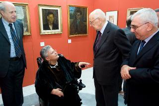 Il Presidente Giorgio Napolitano con Lucia Valenzi, Presidente della Fondazione Valenzi, nel corso della visita alla Mostra dal titolo &quot;Maurizio Valenzi. Arte e Politica&quot;