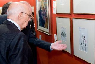Il Presidente Giorgio Napolitano nel corso della visita alla Mostra dal titolo &quot;Maurizio Valenzi. Arte e Politca&quot;