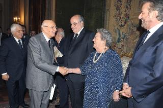 Il Presidente Giorgio Napolitano con i figli di Vittorio De Sica Manuel, Emilia e Christian, in occasione della Giornata dello Spettacolo