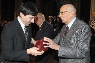Il Presidente Giorgio Napolitano con Luigi Lo Cascio in occasione della Giornata dello Spettacolo
