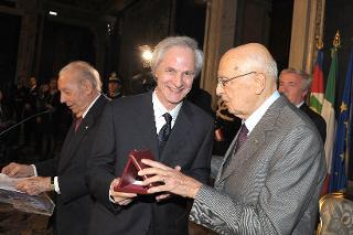 Il Presidente Giorgio Napolitano con Lino Capolicchio in occasione della Giornata dello Spettacolo
