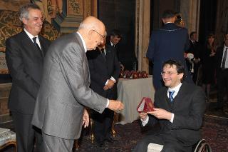 Il Presidente Giorgio Napolitano con Pierluigi Cappello in occasione della Giornata dello Spettacolo