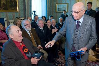 Il Presidente Giorgio Napolitano consegna la medaglia Presidente della Repubblica a Bernardo Bertolucci (Premio Franco Solinas)