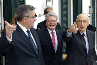 Il Presidente Giorgio Napolitano con il Presidente della Repubblica di Polonia, Bronislaw Komorowski, e il Presidente della Repubblica Federale di Germania, Joachim Gauck