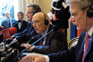 Il Presidente Giorgio Napolitano nel corso delle dichiarazioni alla stampa al termine dell'incontro con i Presidenti Bronislaw Komorowski e Joachim Gauck