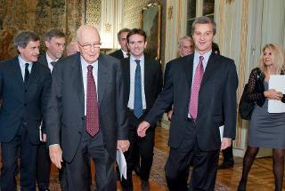 Il Presidente Giorgio Napolitano accoglie una delegazione dell'ANCI guidata dal Presidente e Sindaco di Reggio Emilia, Graziano Delrio