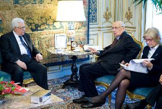 Il Presidene Giorgio Napolitano con il Presidente dell'Autorità Nazionale Palestinese Mahmoud Abbas e il Sottosegretario agli Esteri Marta Dassù