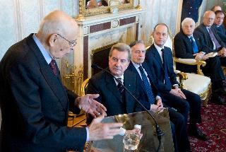 Il Presidente Giorgio Napolitano nel corso dell'incontro con una delegazione dell'ENEL in occasione del 50° anniversario di fondazione della società