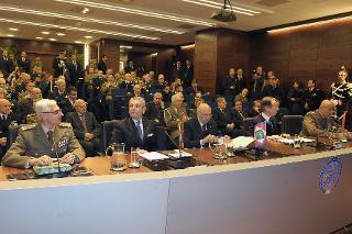 Il Presidente Giorgio Napolitano al Comando Operativo di Vertice Interforze in occasione del collegamento in videoconferenza per rivolgere gli auguri ai contingenti militari italiani impegnati nelle missioni internazionali