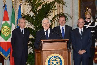 Il Segretario generale della Presidenza della Repubblica Donato Marra legge il comunicato che annuncia le dimissioni del Presidente del Consiglio dei ministri Sen. Mario Monti